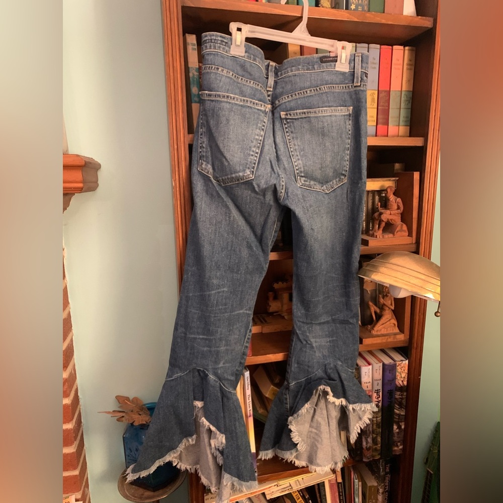 Citizens of Humanity Jeans size 29 cropped, distressed bell bottoms, high low - Picture 3 of 4
